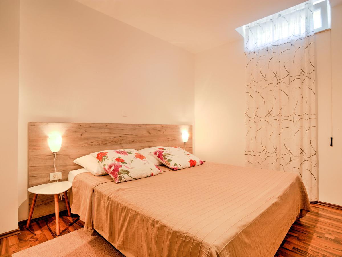 Apartment Laurus-3 By Interhome *